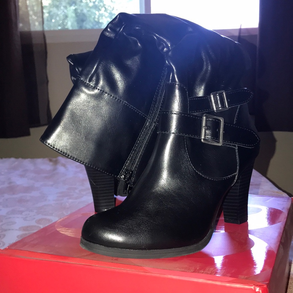 Black boots NWOT